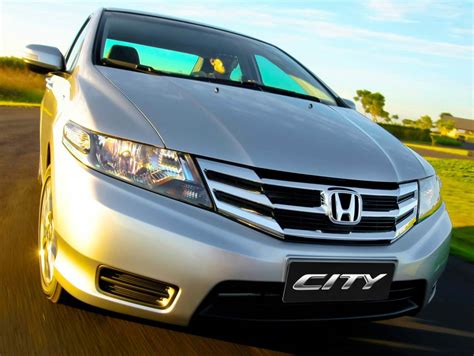 Revealed on honda's domestic website, the grace looks pretty much identical to the 2014 honda city that we know. Honda City 2014: preços, consumo e especificações | CAR ...