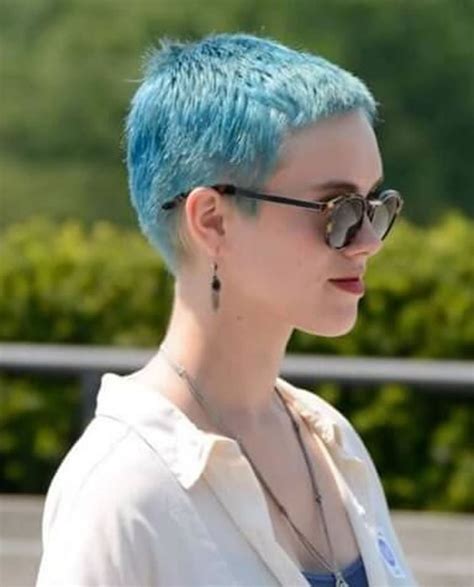 Blue Short Hair Combinations And Pixie Haircut Ideas For