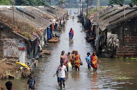 2 Millions De Personnes Déplacées Et 79 Morts Dans Des Inondations En Inde