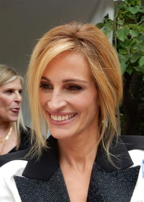 Julia Roberts Biography And Facts Height