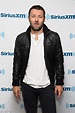 Joel Edgerton 2024: dating, net worth, tattoos, smoking & body facts ...