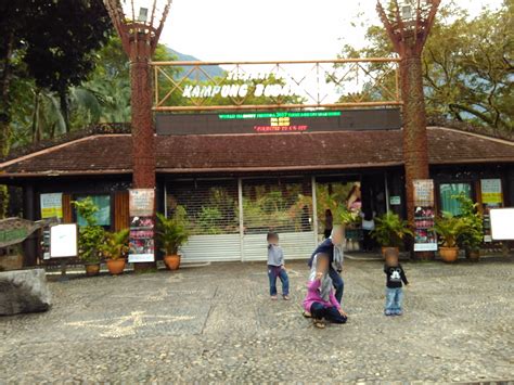 Miri adalah satu tempat yang menarik dan menpunyai pelbagai tempat yang menarik. Dunia Anakku: Tempat menarik di Kuching : Sarawak Cultural ...