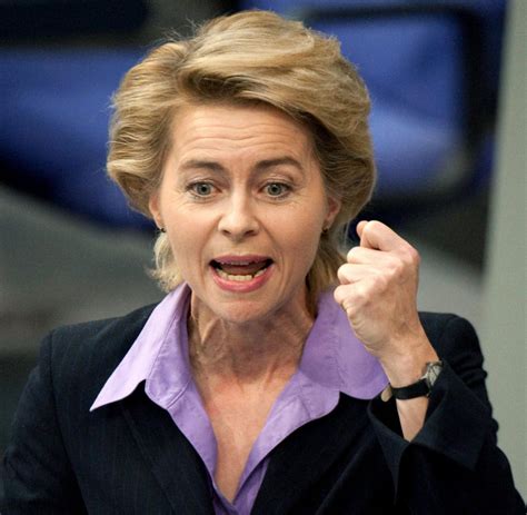 Insolvente Drogeriekette Von der Leyen drängt Länder zur Schlecker