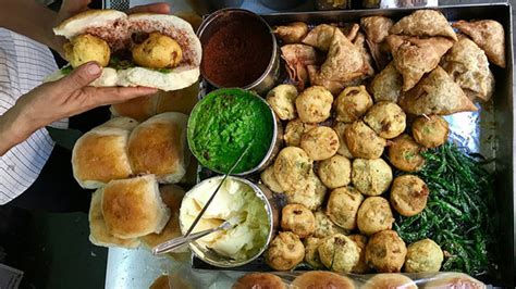8 Delicious Delicacy Of Mumbai That You Must Try Easemytrip
