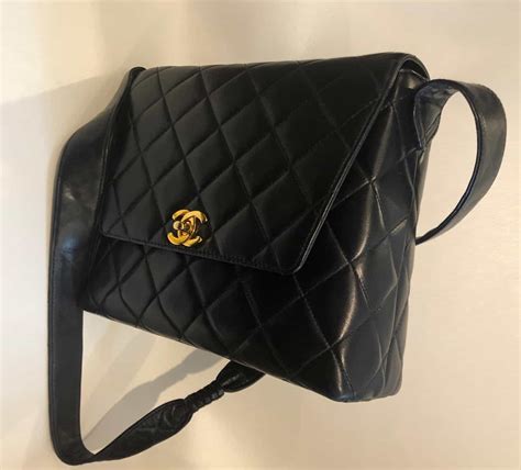 Chanel Black Lambskin Leather Strap Shoulder Bag Chelsea Vintage Couture