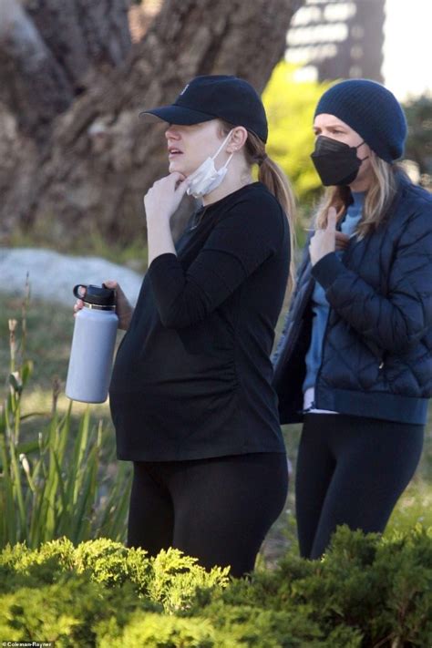 These are great qualities that they must work towards. Emma Stone está embarazada de su primer hijo | El Informador