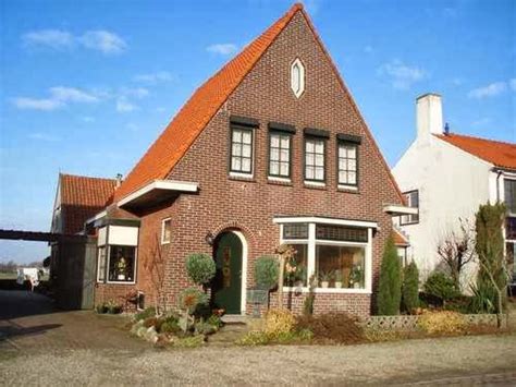 Desain taman belakang rumah model minimalis cocok untuk rumah yang minimalis. Inspirasi Desain Eksterior Rumah Belanda