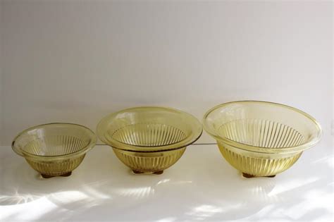 Vintage Hazel Atlas Glass Nest Of Mixing Bowls Amber Yellow Depression
