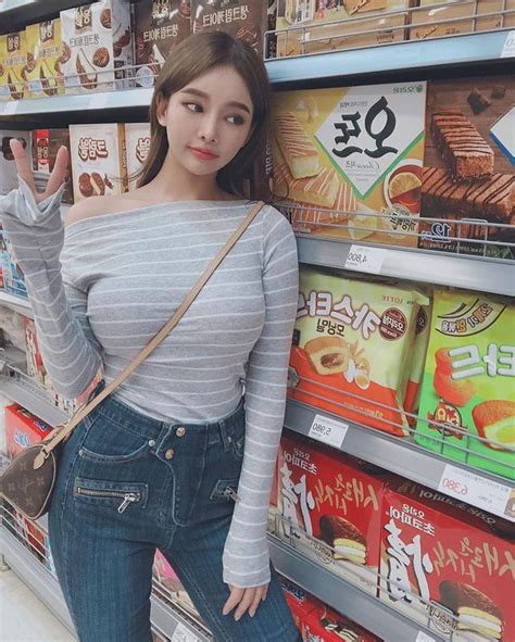 Meet The Korean Biggest Boobs Model Breaking The Internet With Her Unbelievable Curves Top