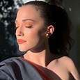 Kat Dennings from 2019 People's Choice Awards: Instagrams & Twitpics ...