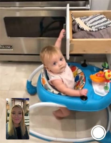 Photo Kayleigh Mcenany Facetimes Her Daughter Digging Through Kitchen