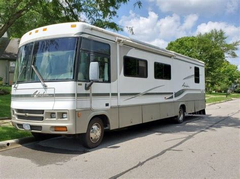 Well Maintained 2002 Winnebago Adventurer Camper Campers For Sale