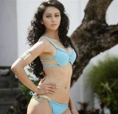 32 Best Rashi Khanna Hot Pics Latest Sexy Bikini Pics Hd Wallpapers