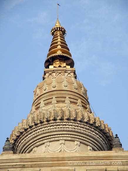 In totale, ci sono 48 opzioni di alloggiamento nella città. Bodh Gaya Temple