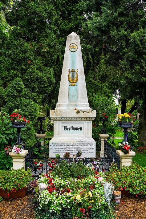 Viennas Central Cemetery Vienna Central Cemetery Graves Tombstone