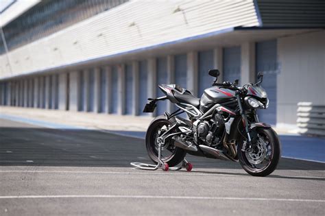 Hero finishes stage 3 with a strong show, joaquim rodrigues finishes second. Motorrad Vergleich Ducati Monster 2021 vs. Triumph Street ...