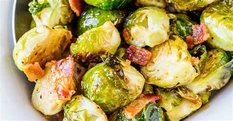 In my case a few weeks ago, i saw a bag of brussels sprouts and wondered if i could make an oven roasted frozen brussels sprouts recipe that crispy pan fried brussel sprouts recipe with bacon and balsamic vinegar. Maple Bacon Brussels Sprouts - Homemade Hooplah