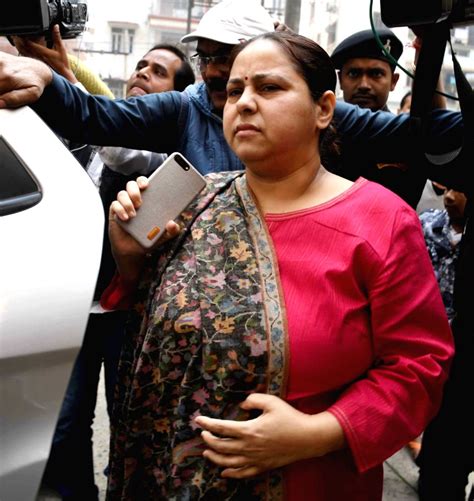 Rabri Devi Misa Bharti Arrive At Ed Office