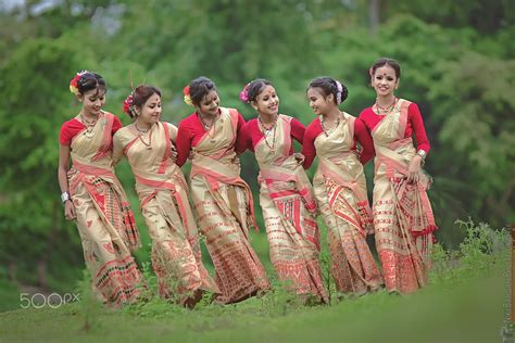 Assamese Bihu Dancing Girls By Niki Baruah 500px Girl Dancing