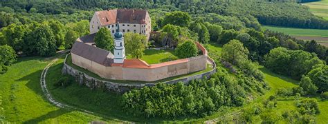 Today, a slice of the cash. Schloss Spielberg Steinacker Museum zeitgenössischer Kunst ...