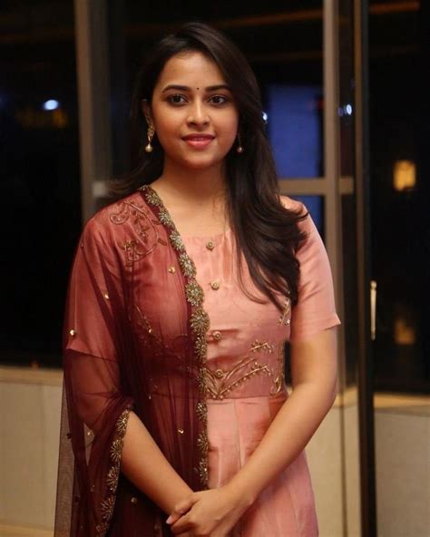 Tamil Actress Sri Divya Beautiful And Sexy Hot Stills Photos Hd Images Pictures Stills First