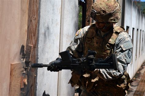 Combat Engineers Marines Make A Bang With Shotguns Demos Article