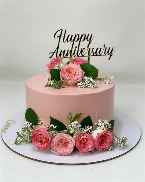 9 Happy Wedding Anniversary Cake Images In White For Pure Elegance In