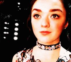 Maisie Williams Snow Gif Maisie Williams Snow Is Discover Share Gifs