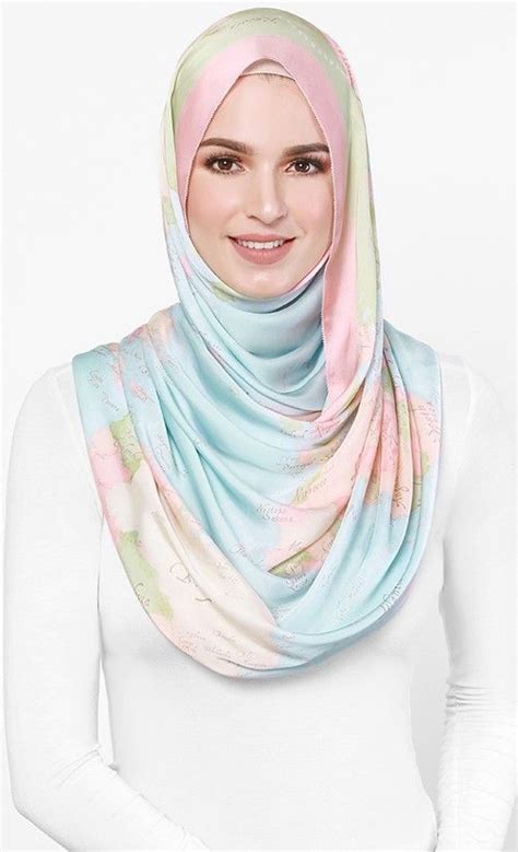 Scarf world ⭐ , republic of south africa, gauteng province: The World Map dUCk in Pink | dUCk | Girl hijab, Hijab ...