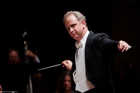 Listen to music by carlos miguel prieto on apple music. Carlos Miguel Prieto, Director del Año 2019 por Musical ...
