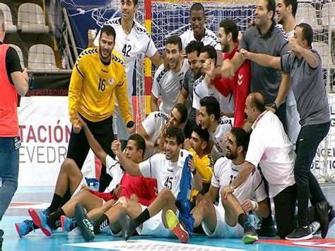 Maybe you would like to learn more about one of these? أحمد الأحمر يهنئ منتخب اليد "المقاتل" بعد حصد برونزية ...