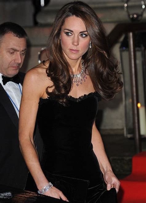 Photo Shop Kate Middleton In Black Dressphotos