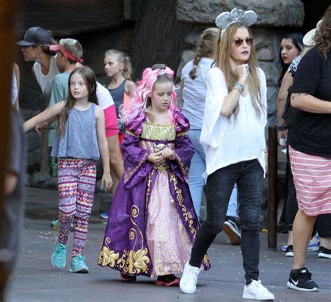 Lisaben And The Twins At Disneyland Lisa Marie Presley Photo 40672693 Fanpop