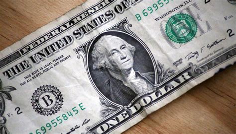 How can i tell if a bill is real? How to Tell a Fake Dollar Bill From a Real One | Our Pastimes