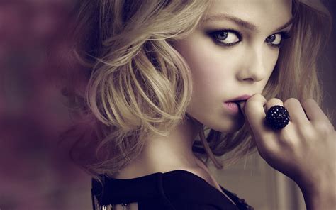 2560x1600 Blonde Face Eyes Girl Wallpaper Coolwallpapers Me