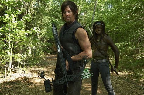 The Walking Dead Mid Season Premiere Trailer Shows Plenty Of Zombies And A Lot Of Tears