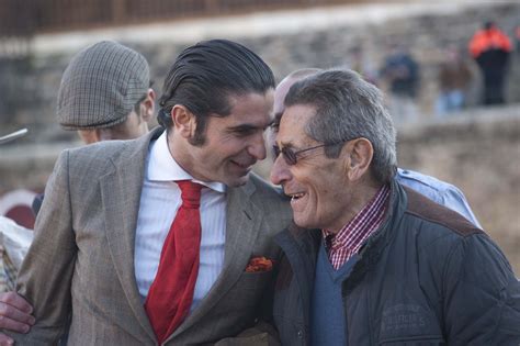 Soy javier vásquez, y desde este canal de videos comparto para ustedes la mayor parte de mi historia musical, desde mis comienzos por allá en ramón antigua bogotá y hasta #javiervásquez #joseaguirre canción: Despacito y al oído | Federación Taurina de Valladolid