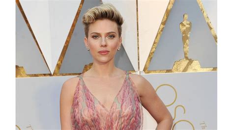 Scarlett Johansson Accidentally Flashed Her Vagina On A Plane Days