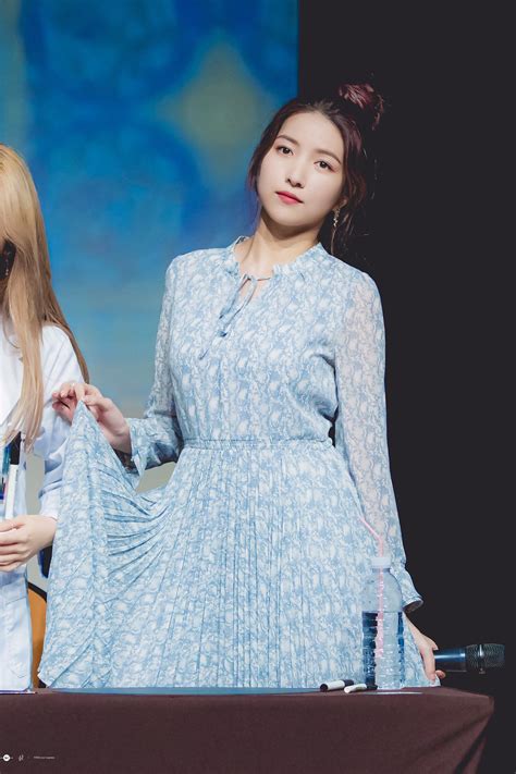 Following the statement from source music confirming reports that gfriend would be leaving the company as their contracts expired, the members themselves wrote handwritten letters to fans saying. 삵🦊 on in 2020 | Fashion, Dresses, Gfriend sowon