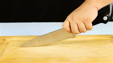 Watch How To Hold A Knife Properly
