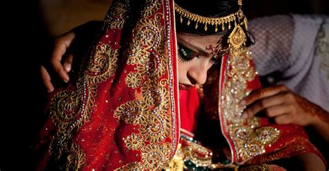 Heartbreaking Photos Show A Child Brides Wedding In Bangladesh Huffpost