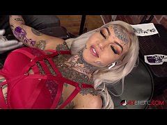 Amber Luke Masturbates While Getting Tattooed Xxx Mobile Porno Videos Movies Iporntv Net