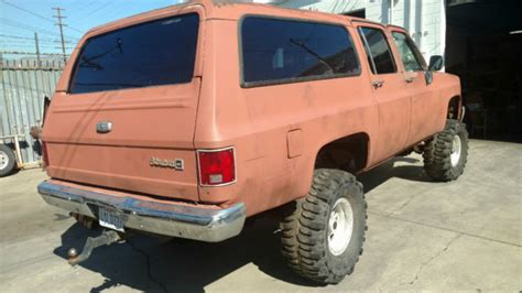 1988 Chevrolet 4 Wheel Drive Suburban Lifted With Mud Tires Classic