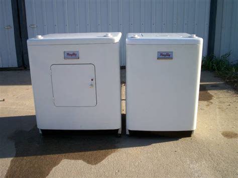 8178559), provides the technician with information on the electronic gas & electric dryers. Does anyone have a Maytag AMP washer and dryer set?