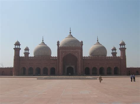 1001 Mosques: Badshahi Mosque
