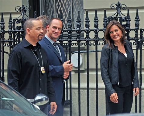 2 Ice T Christopher Meloni And Mariska Hargitay Filming On Location For Law And Order Svu On