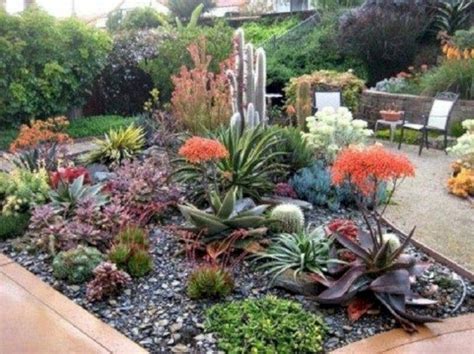 Frequent rock backyard vegetation develop naturally on naturally, you need your rocks to be in all completely different sizes. 40+ Handsome Tropical Front Yard Landscape Ideas For Your ...