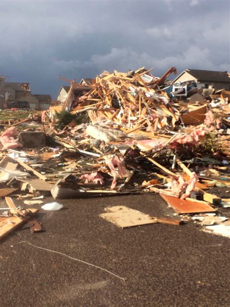 Midwest Tornado Damage Photos Twitter Reactions To Washington Ill