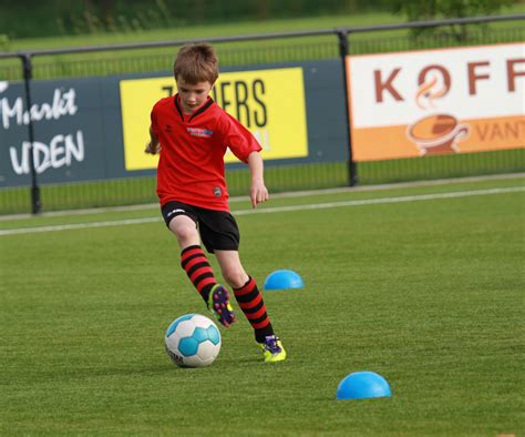 Voetbalschool Uden Geeft Kennismakingstraining Voetbalschool Uden