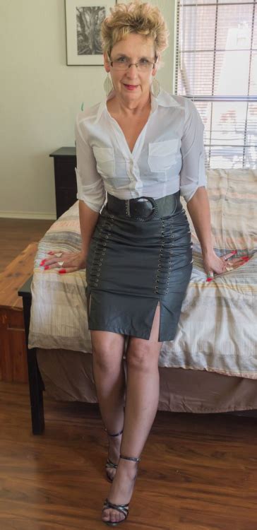 pin by mert on kadın modası leather skirt mature women sexy older women